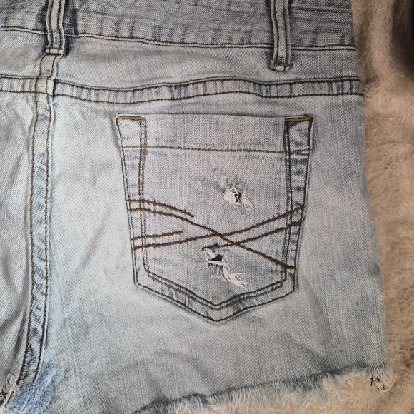 Aeropostale Women's Light Blue Distressed Denim Shorts 11/12 Regular. - Picture 9 of 9